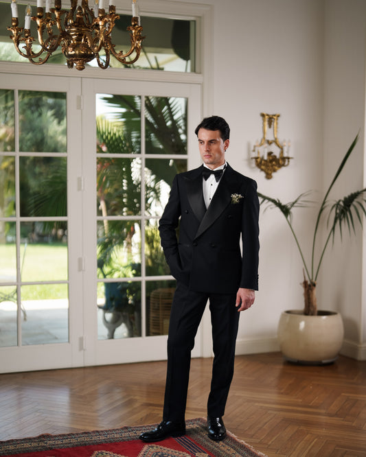 4-Button Double-Breasted Satin Peak Lapel Wedding Tuxedo